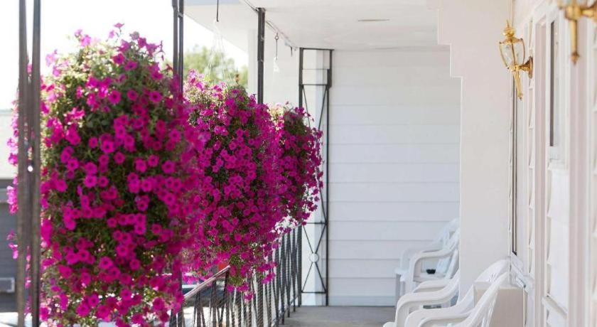Baymont By Wyndham Lake George Exterior photo